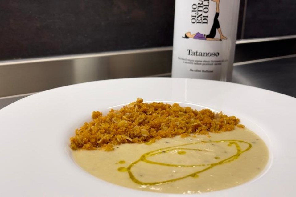 Crema di Cipolle con crumble di avena e olio EVO Tatanoso